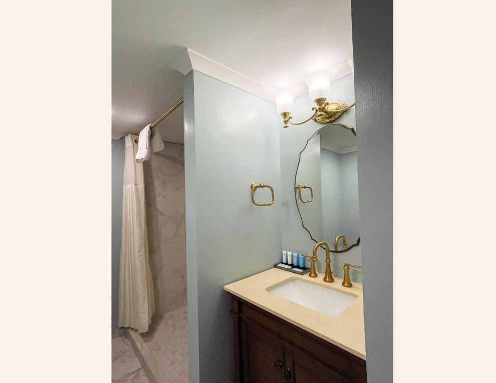 Guest Bathroom
